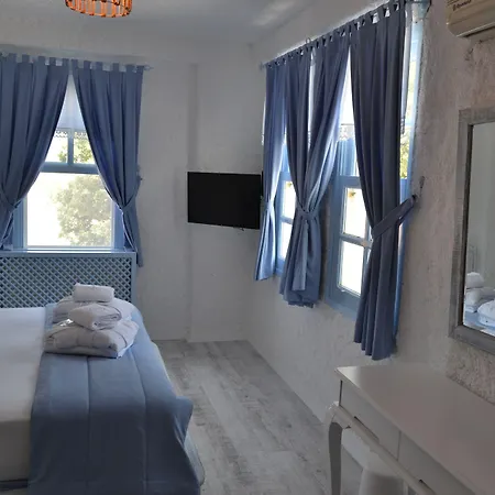 Thea Butik & Restaurant מלון Siğacık